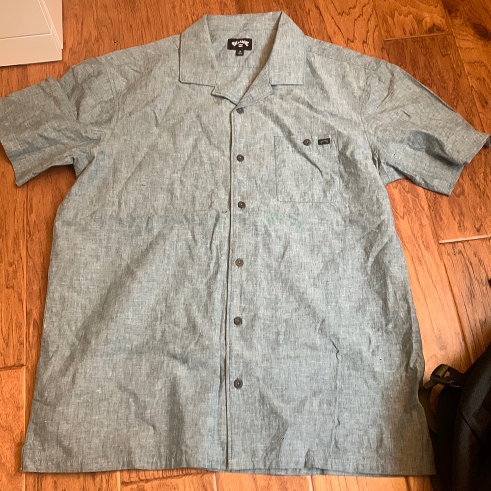 NWOT Billabong Button Down Shirt